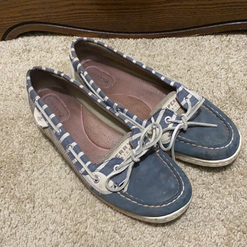 Sperry blue boat shoes